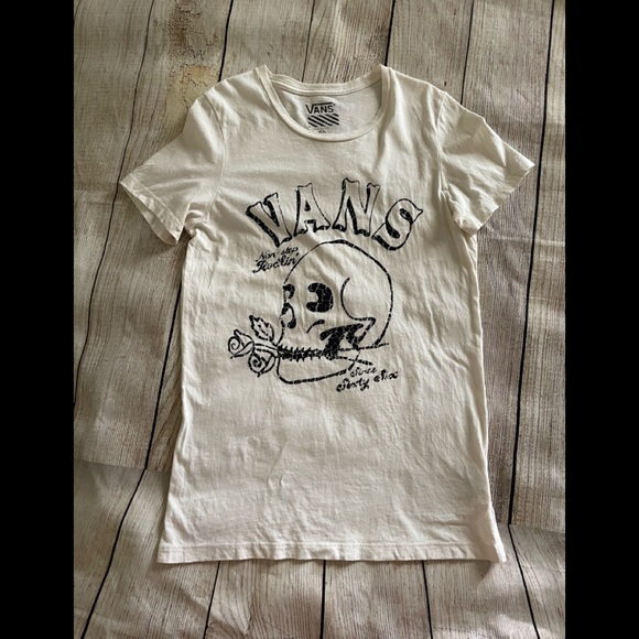 Vans Tops - Vans skull t-shirt